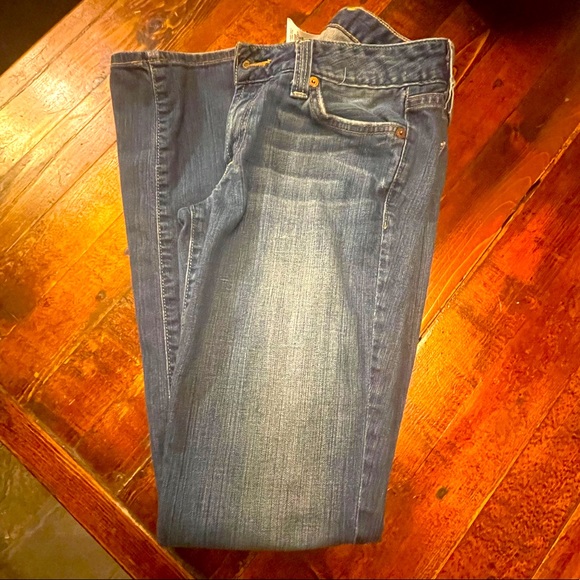 Lucky Brand Lola Straight Run Stitch 2/26 like new - Picture 1 of 9